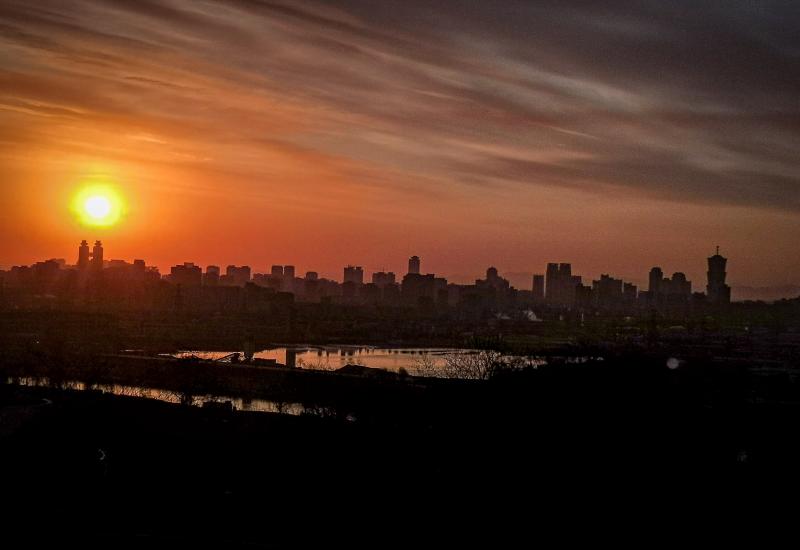 Pyongyang sunset 2 - Dandong i pogranični Ping Pong